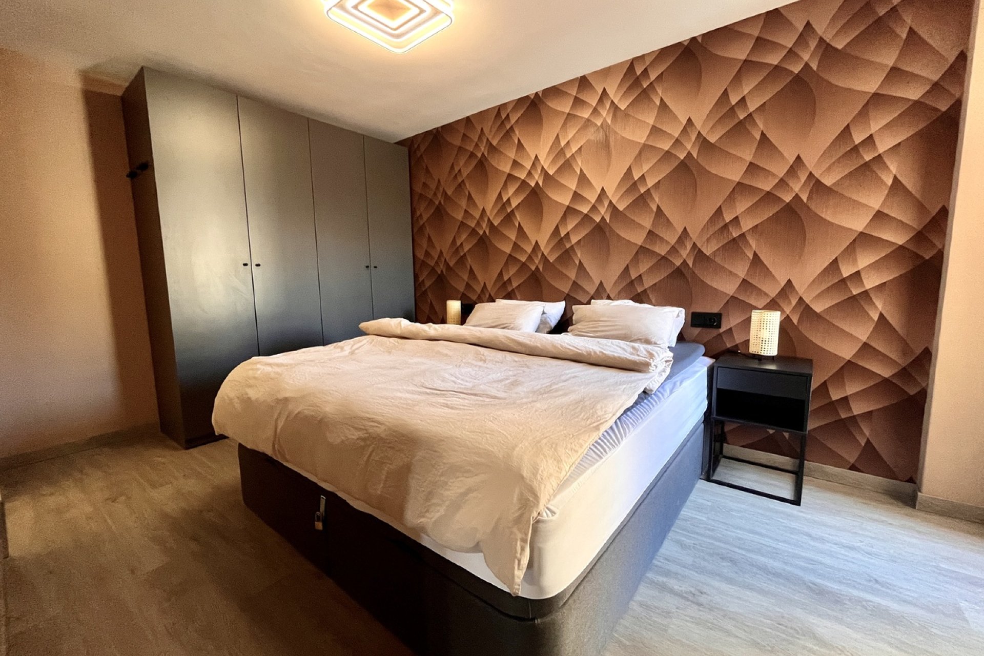 Volledig gerenoveerd 4-slaapkamer appartement Almoradí