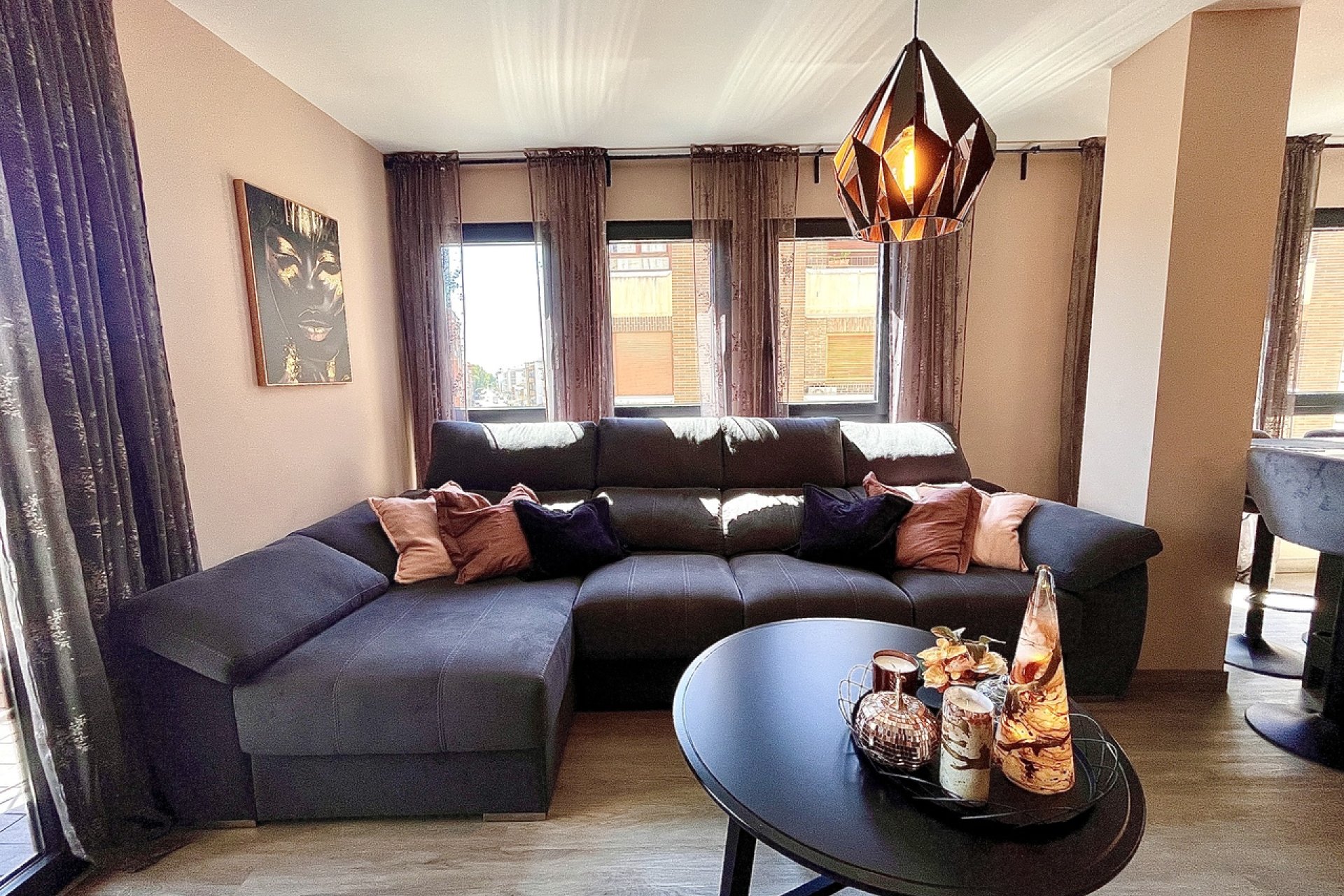 Volledig gerenoveerd 4-slaapkamer appartement Almoradí