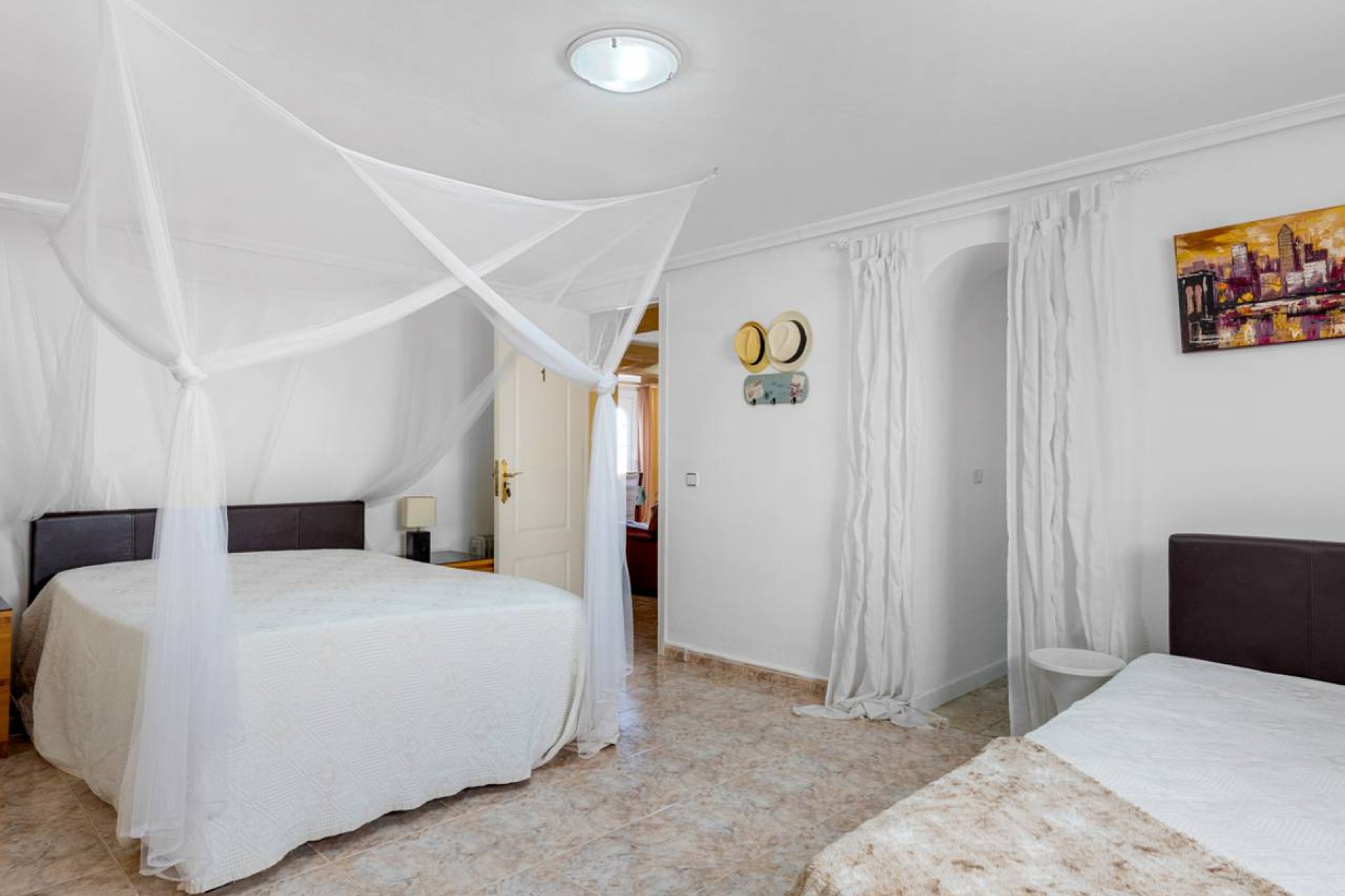 Vrijstaande luxe villa met 6 slaapkamers, privézwembad en apart appartement in Benijofar