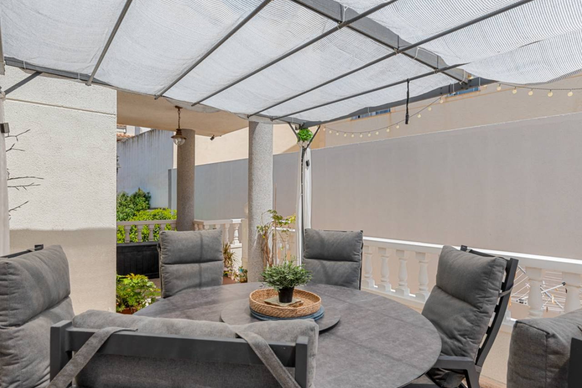 Vrijstaande luxe villa met 6 slaapkamers, privézwembad en apart appartement in Benijofar