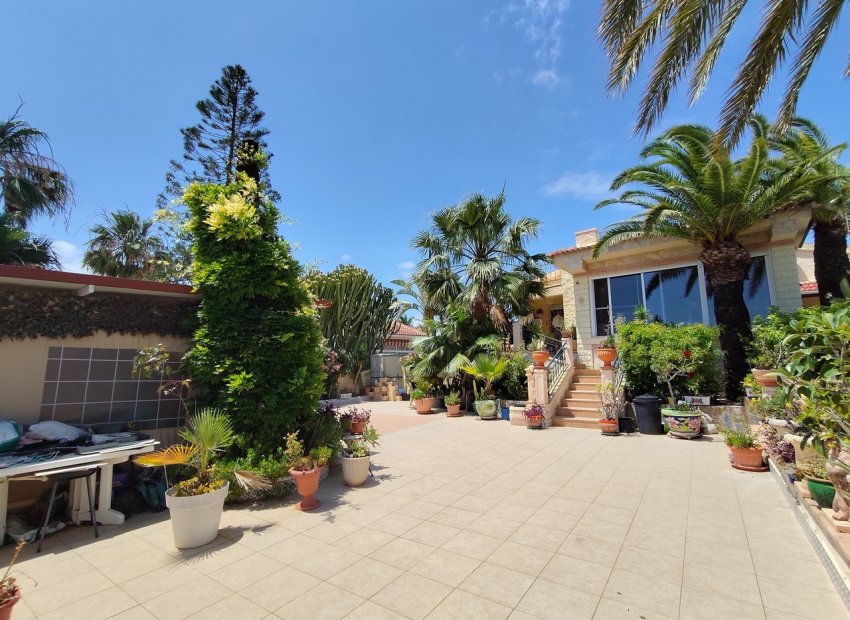 Vrijstaande villa Ciudad Quesada met privézwembad zeezicht