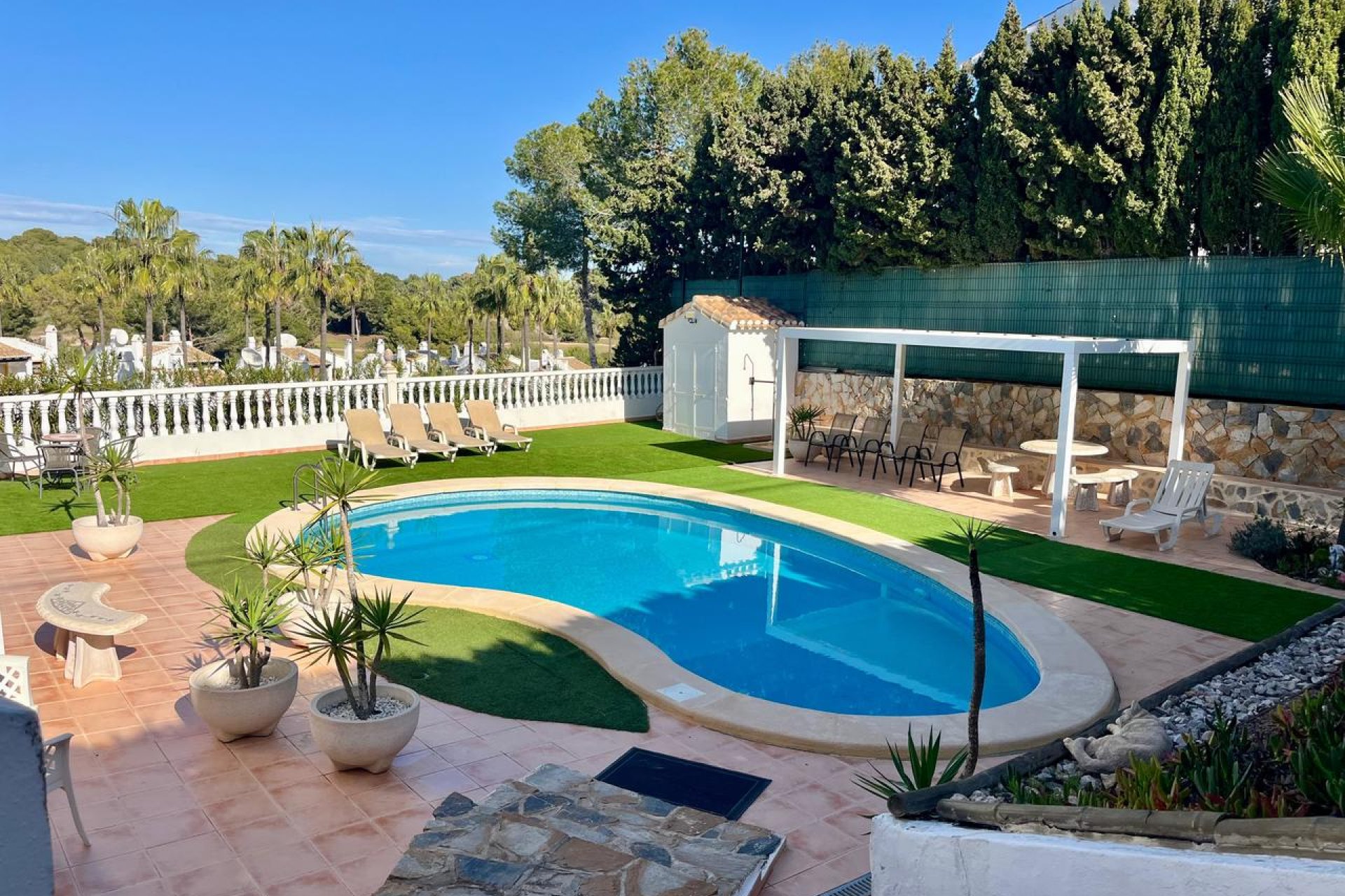 Vrijstaande villa in Villamartín met zwembad, golfzicht en 4 slaapkamers