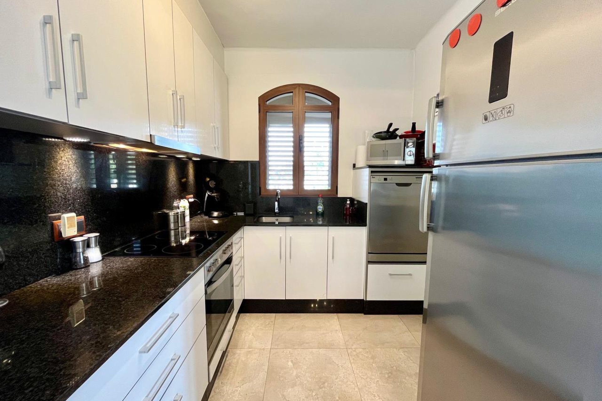 Vrijstaande villa in Villamartín met zwembad, golfzicht en 4 slaapkamers