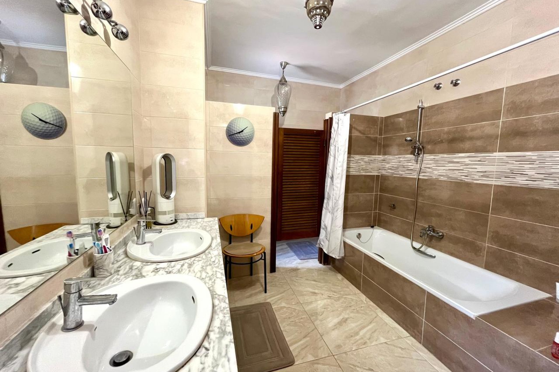 Vrijstaande villa in Villamartín met zwembad, golfzicht en 4 slaapkamers