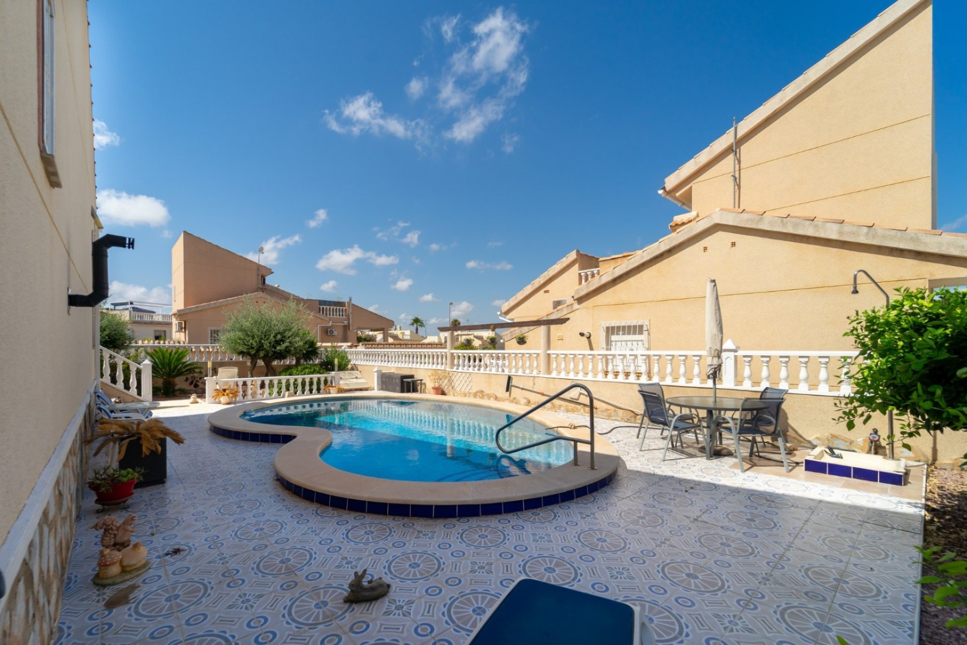 Vrijstaande villa met privé zwembad en 3 slaapkamers in Rojales, Costa Blanca