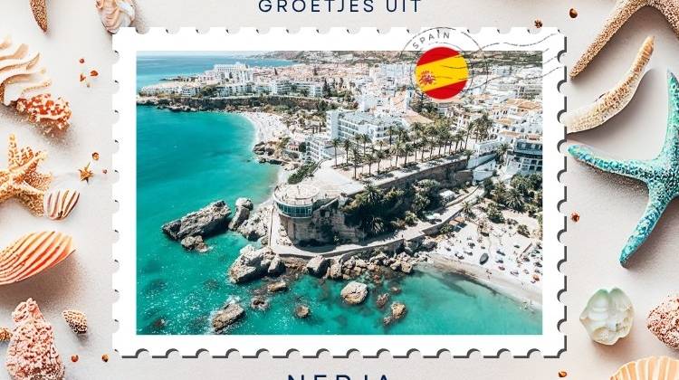 Saludos desde Nerja: cuevas, playas y encanto andaluz