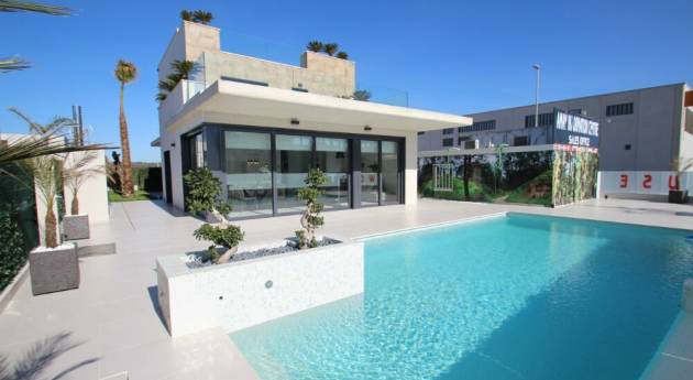 Exclusive villas in San Miguel de Salinas