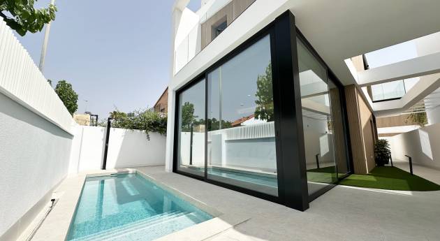 Detached homes in Torre de la Horadada