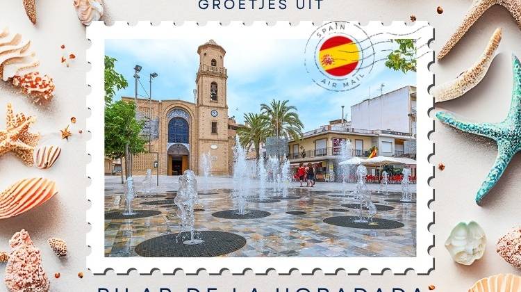 Greetings from Pilar de la Horadada: Spanish life between town and sea