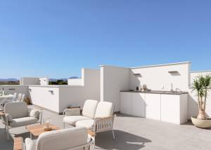 Luxe nieuwbouw villa met privézwembad nabij golf en zee in Torre-Pacheco