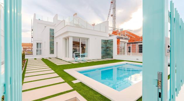 Twee-onder-een-kapwoningen in Los Alcázares: comfort en ideale locatie