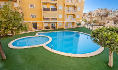 Reventa - Apartamento / piso -
Torrevieja - La Mata