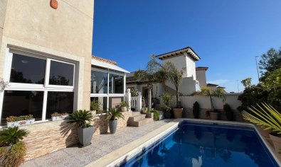 Resale - Villa -
La Zenia