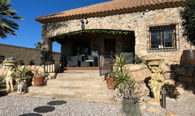 Resale - Finca -
Fortuna