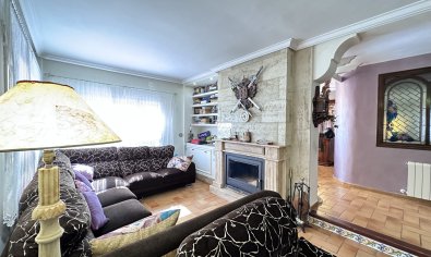 Bestaande bouw - Villa -
Elche