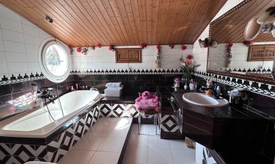 Bestaande bouw - Villa -
Elche