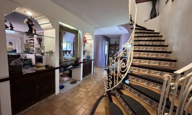Bestaande bouw - Villa -
Elche