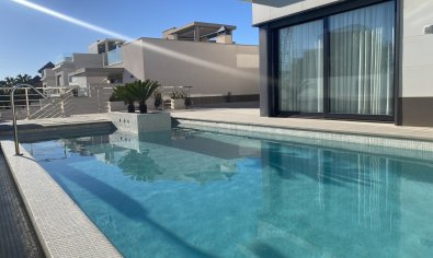 Resale - Villa -
San Miguel de Salinas