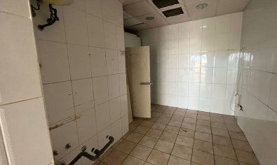 Resale - Commercial -
Quesada