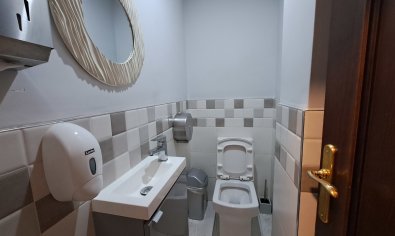 Bestaande bouw - Commercieel -
Benijofar