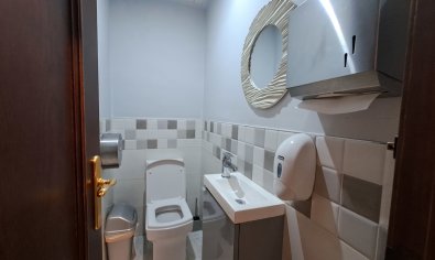 Bestaande bouw - Commercieel -
Benijofar