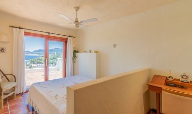 Villa de lujo de 5 dormitorios con piscina privada en Moraira