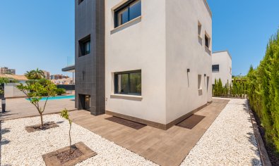 Nieuwbouw Woningen - Villa -
Playa Paraiso