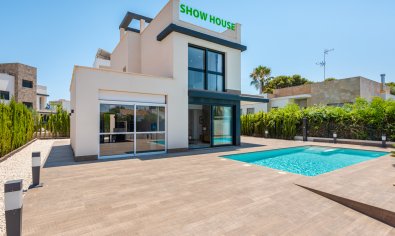 Nieuwbouw Woningen - Villa -
Playa Paraiso