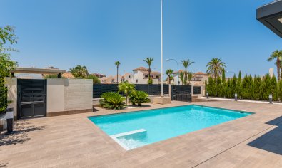 Nieuwbouw Woningen - Villa -
Playa Paraiso