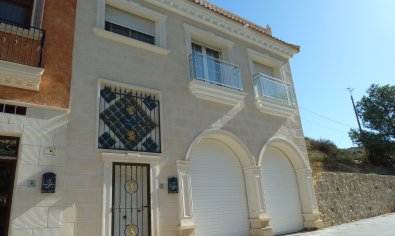 Resale - Villa -
Rojales