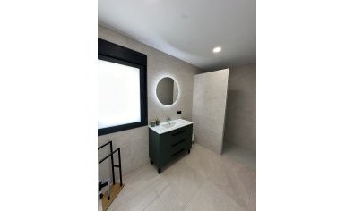 Obra nueva - Villa -
Lel