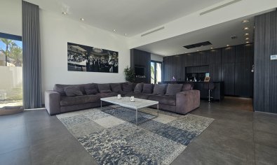 Reventa - Villa -
Cabo Roig