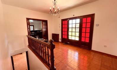 Luxe villa met zeezicht, privézwembad en grote tuin in La Nucía, Costa Blanca