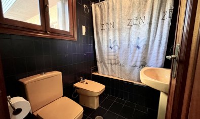 Luxe villa met zeezicht, privézwembad en grote tuin in La Nucía, Costa Blanca