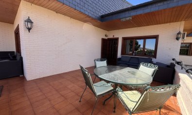 Luxe villa met zeezicht, privézwembad en grote tuin in La Nucía, Costa Blanca