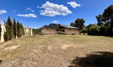 Luxe villa met zeezicht, privézwembad en grote tuin in La Nucía, Costa Blanca