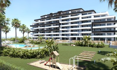 Ático de lujo con 2 dormitorios, solarium y piscina en San Miguel de Salinas
