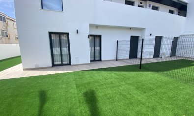Bestaande bouw - Appartement -
Torrevieja - Punta Prima
