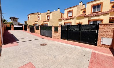 Luxury townhouse with ocean views and a pool in Lomas de Cabo Roig, Costa Blanca