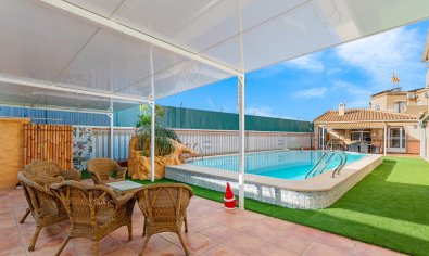 Bestaande bouw - Villa -
Torrevieja