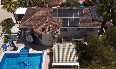 Luxe 5-slaapkamer villa met privézwembad en buitenkeuken in Benijófar