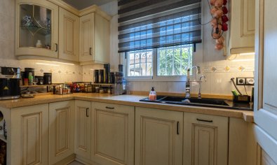 Luxe 5-slaapkamer villa met privézwembad en buitenkeuken in Benijófar