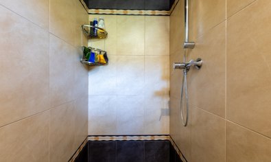 Luxe 5-slaapkamer villa met privézwembad en buitenkeuken in Benijófar