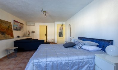 Luxe 5-slaapkamer villa met privézwembad en buitenkeuken in Benijófar