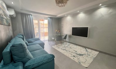 Apartamento moderno de 3 dormitorios con vistas al mar en una ubicación privilegiada en Torrevieja