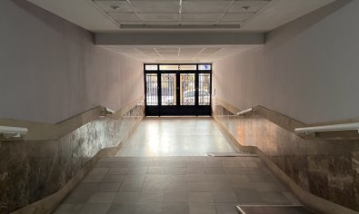 Apartamento moderno de 3 dormitorios con vistas al mar en una ubicación privilegiada en Torrevieja