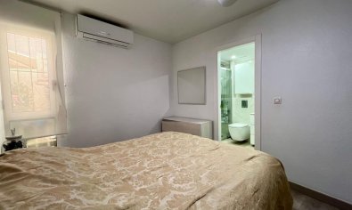 Apartamento luminoso y moderno de 4 dormitorios en el centro de Torrevieja, cerca de la playa