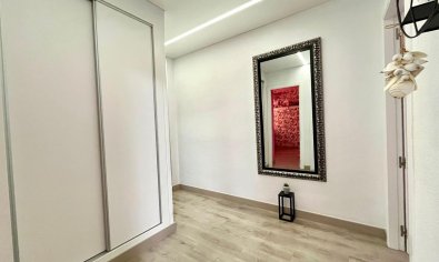 Apartamento luminoso y moderno de 4 dormitorios en el centro de Torrevieja, cerca de la playa