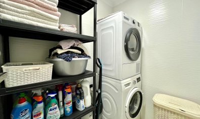 Apartamento luminoso y moderno de 4 dormitorios en el centro de Torrevieja, cerca de la playa