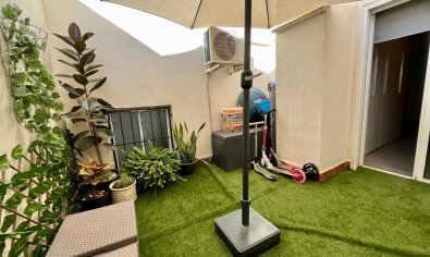 Apartamento luminoso y moderno de 4 dormitorios en el centro de Torrevieja, cerca de la playa